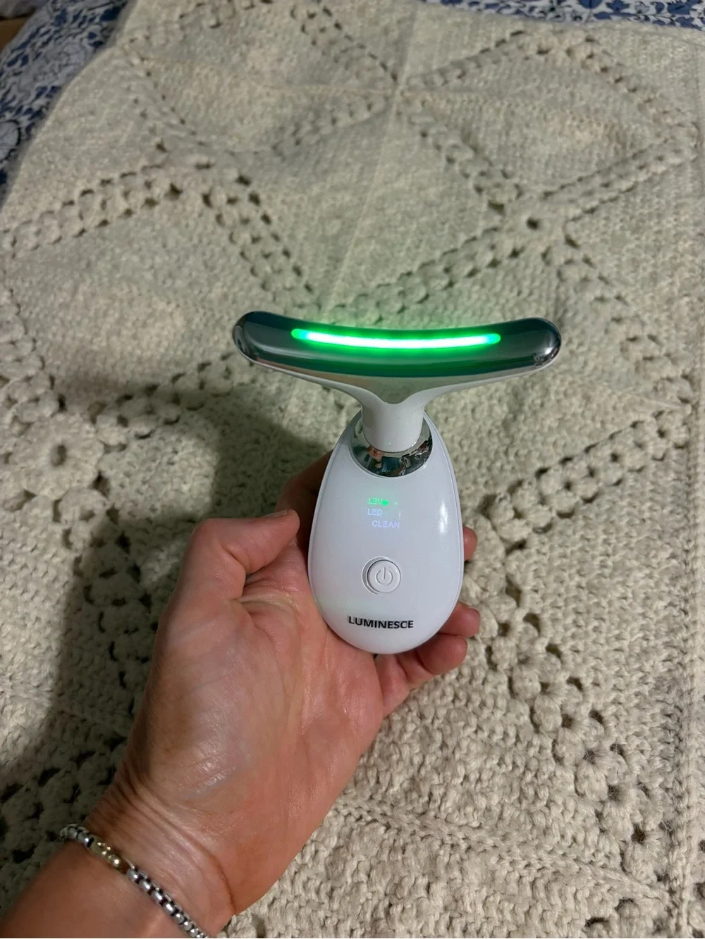 Luminesce LED Facial Device - White 7 in 1 no box - I will include charging cord